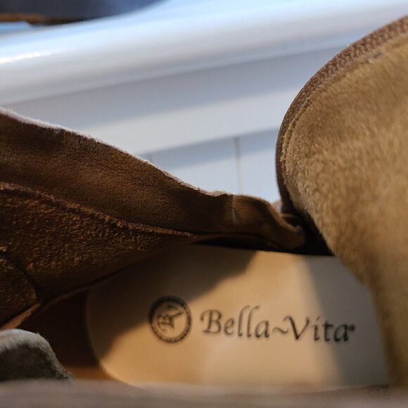 BELLA VITA COGNAC BOOTIES SIZE 6.5 - Picture 9 of 9